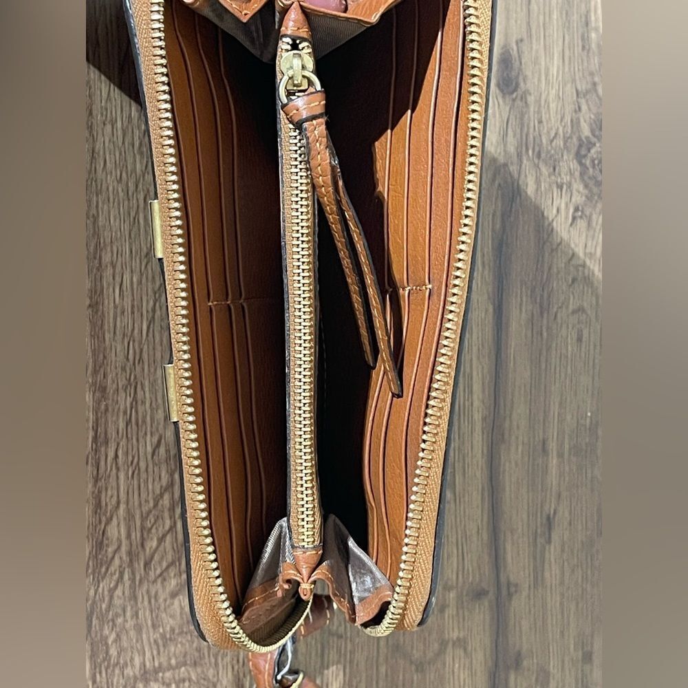 Sold  - Picture 4 of 6